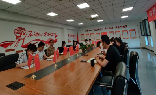 2.南山總公司“6月總結(jié)暨7月計(jì)劃營銷會(huì)”現(xiàn)場_副本.jpg