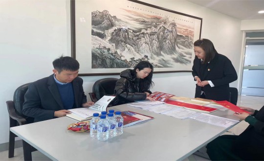 1.長春市委組織部工作人員蒞臨國信集團(tuán)調(diào)研黨建工作_副本.jpg